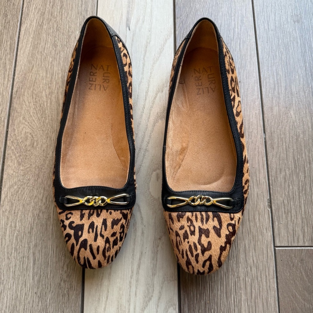 Naturalizer Flats Brown and Black Stylish Loafers